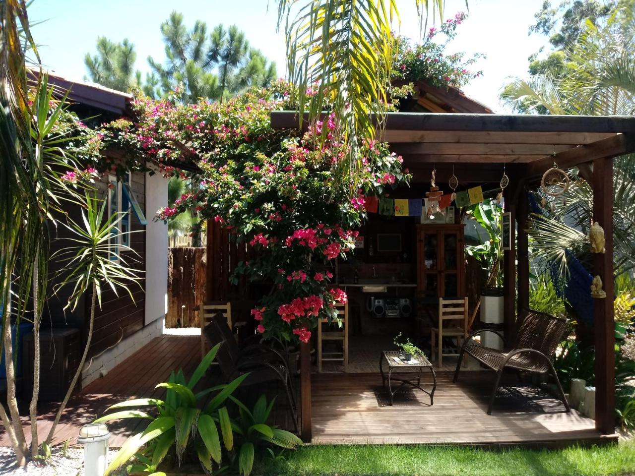 Meio Roots Cabanas De Aluguel Hotel Praia do Rosa Exterior photo